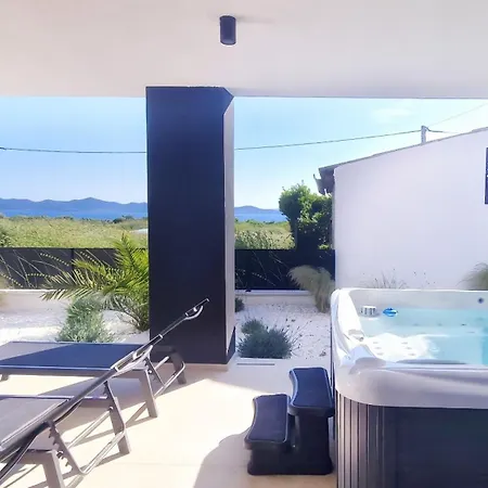Villa 1 Kozino
