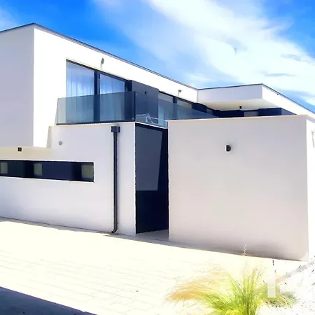 1 Villa *