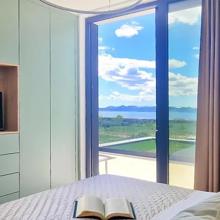 1 Villa *